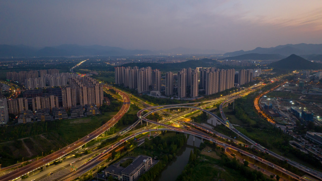 航拍杭州麦岭沙立交桥夜景