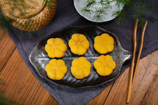 芒果冰皮月饼