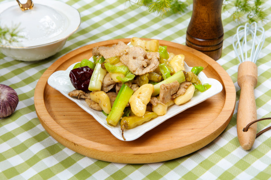 菱角炒肉片