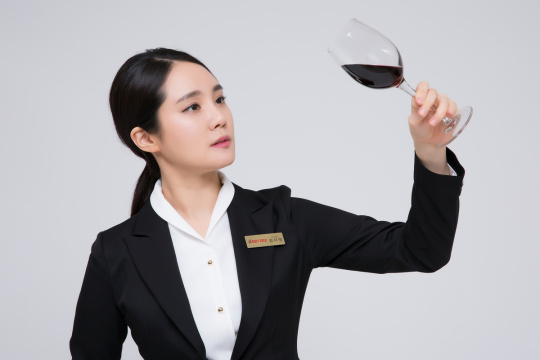 “Sommelier 119 直接返回结果”可以翻译为："Sommelier 119 returns the result directly"  