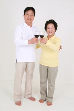 “29The elderly 121” 这个表述不太清晰，不太明确您想要表达的具体意思。如果您想说“29 位老人 121”，可以翻译为 "29 elderly people 121"  但这看起来不太完整和准确，建议您提供更多的上下文或更清晰的表述，以便给出更准确的翻译。 