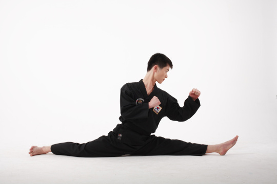 28 位女性/男性 2853  