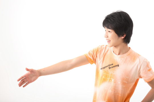 27 名青少年（初中/高中）230 