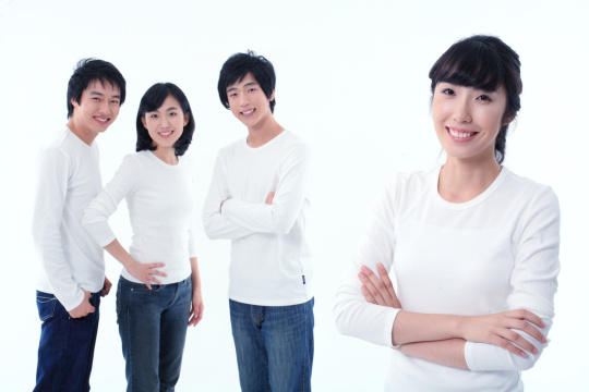 30 名女性/男性（两名或更多） 1137 