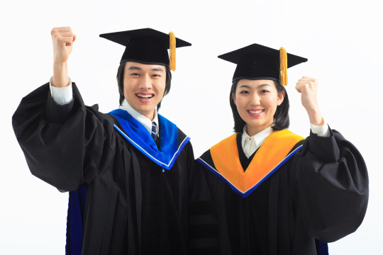 224 名大学生 603  