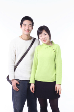 224 名大学生 786 