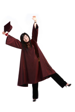 224 名大学生 1350  