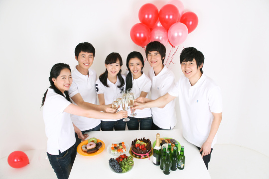 224 名大学生 2781  