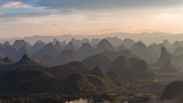 广西桂林乌龙泉日落 桂林山水水墨画