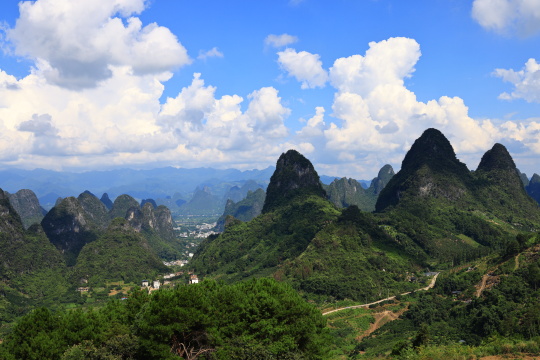 广西桂林山水 蓝天白云 美丽中国