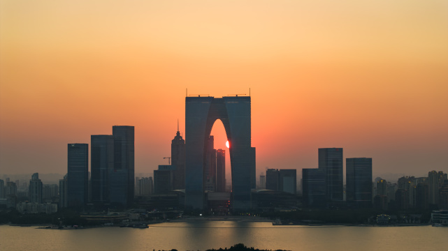 苏州东方之门地标建筑唯美日落晚霞航拍