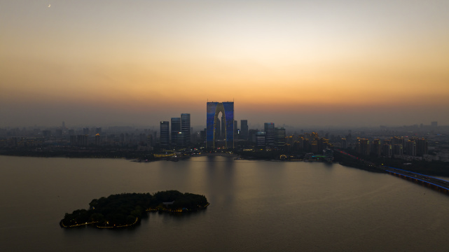 苏州东方之门地标建筑唯美晚霞航拍