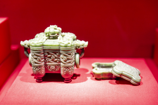 南京博物院藏文物玉器