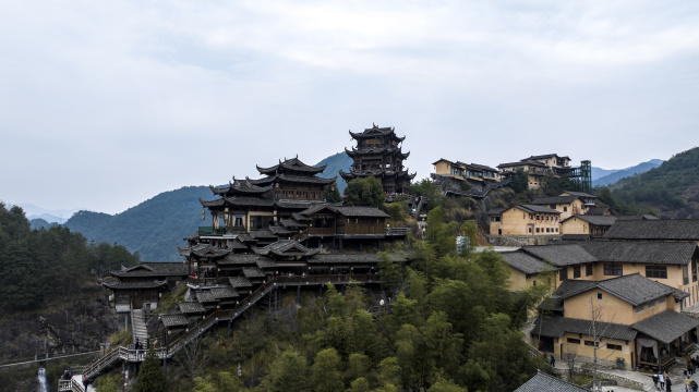 江西上饶望仙谷悬崖瀑布亭台楼阁仙侠世界