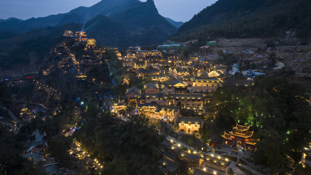 江西望仙谷古村落华灯初上繁华热闹