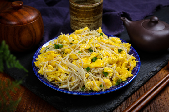 金针菇炒鸡蛋