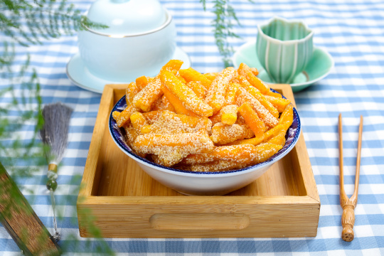 小吃芝麻拔丝地瓜