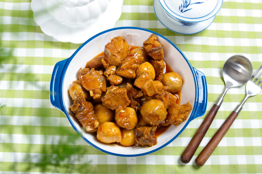 芋头炖鸡肉