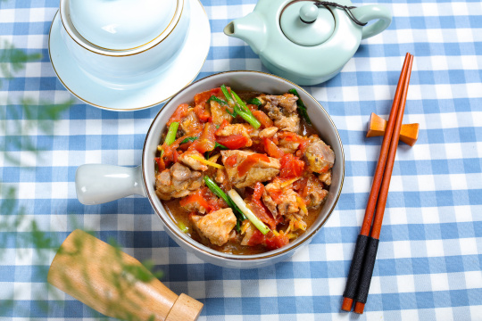 番茄炖鸡肉