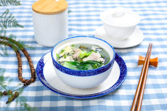 皮蛋肉片汤