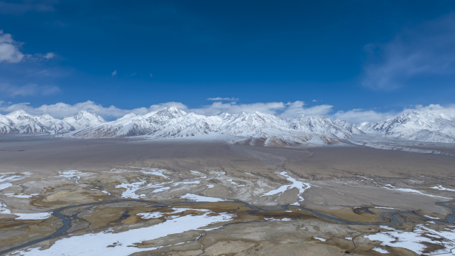 新疆帕米尔高原雪山航拍