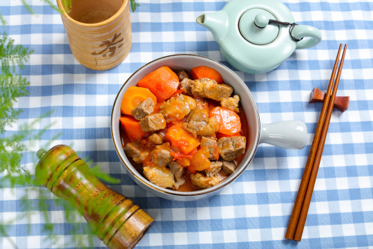 胡萝卜炖牛肉