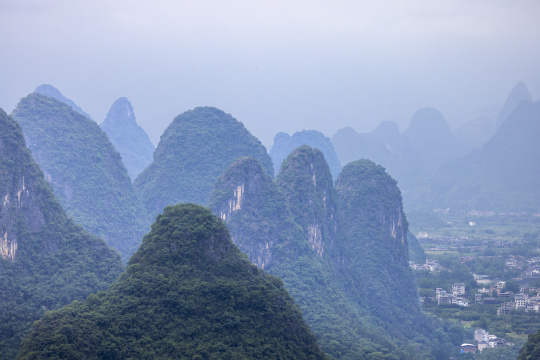 中国广西桂林喀斯特地貌山脉
