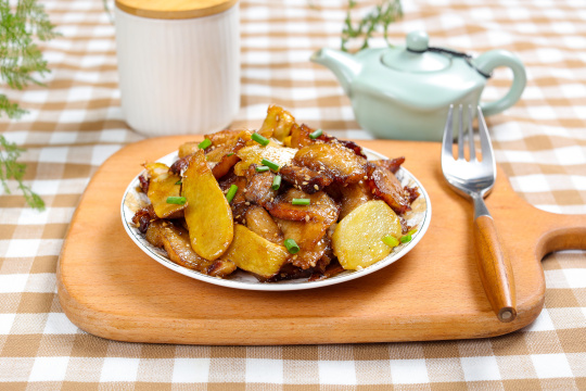 生姜干煸五花肉