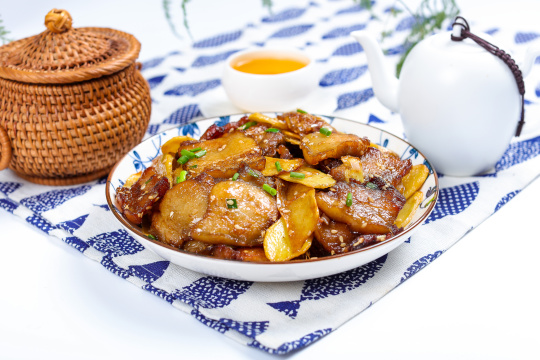 生姜干煸五花肉