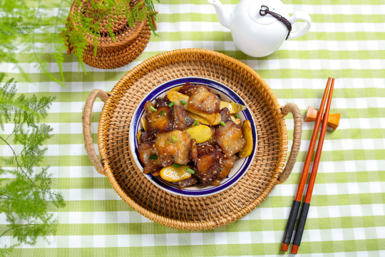 生姜干煸五花肉