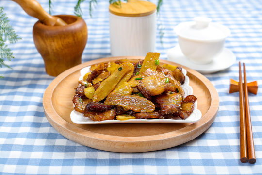 生姜干煸五花肉