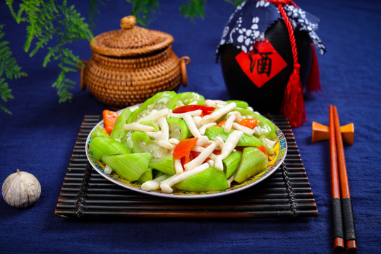 海鲜菇炒丝瓜