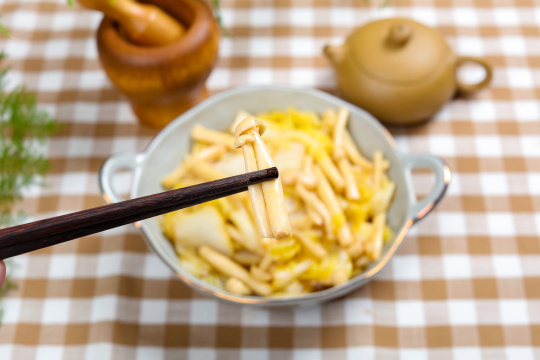 海鲜菇炒娃娃菜