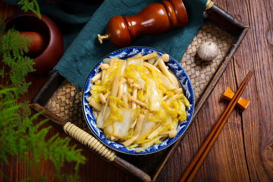 海鲜菇炒娃娃菜