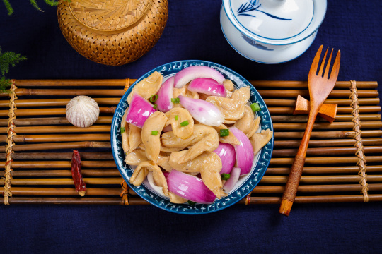 洋葱炒素鸡翅