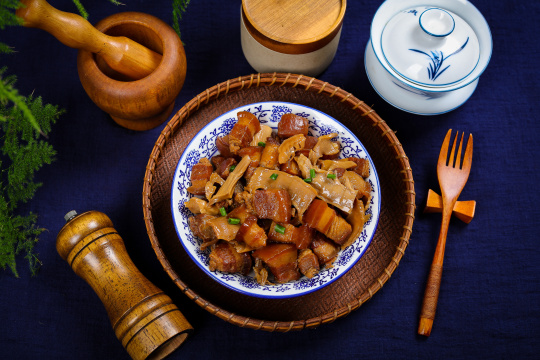 红烧肉炖笋干