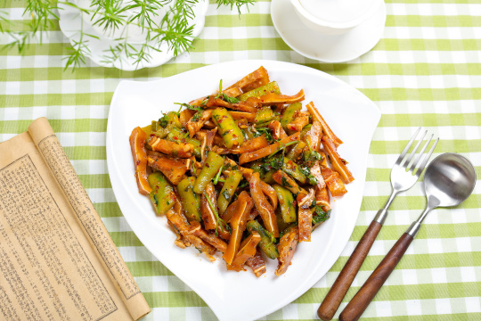 猪耳朵凉拌黄瓜