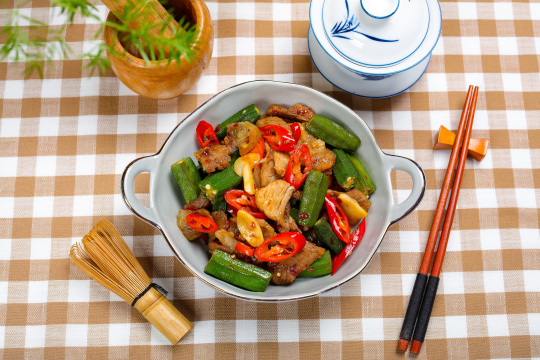 干锅秋葵肉片