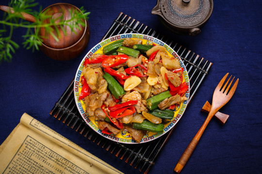 干锅秋葵肉片