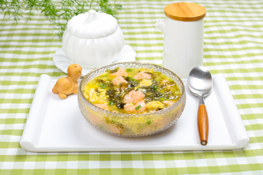虾滑鸡蛋紫菜汤