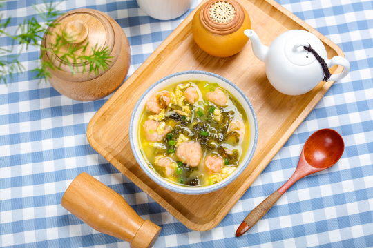 虾滑鸡蛋紫菜汤