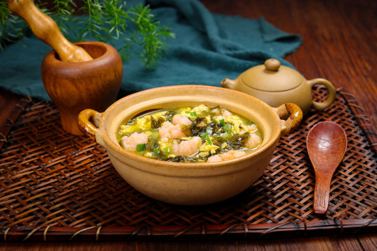 虾滑鸡蛋紫菜汤