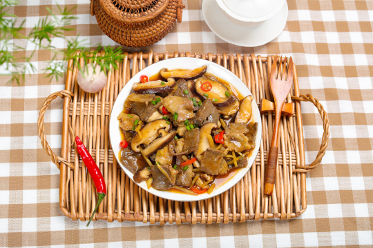 香菇炒牛肉