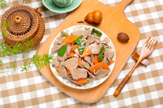 小炒猪肝胡萝卜