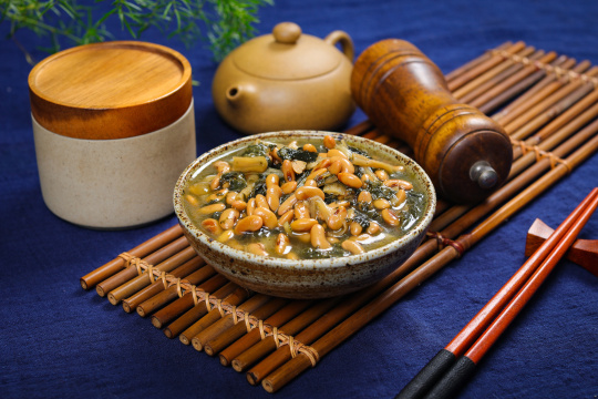 干腌菜煮黄豆