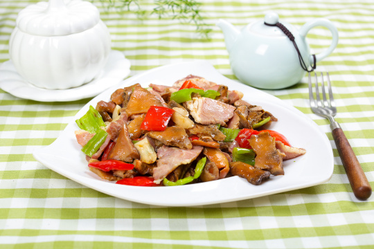 谷熟菌炒火腿肉