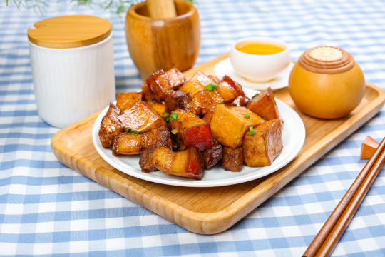 芋头红烧肉