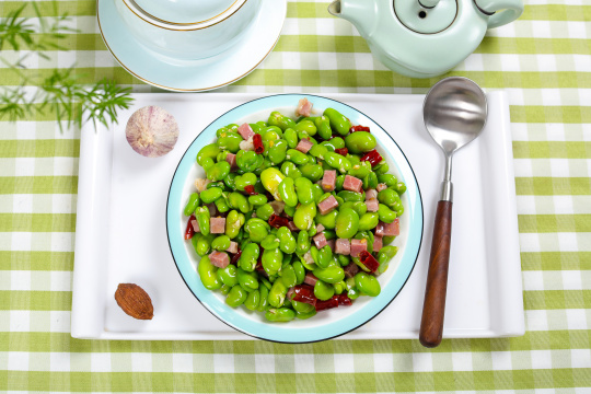 蚕豆仁炒火腿丁