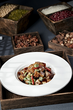 美味凉菜腊八蒜凉拌猪皮冻