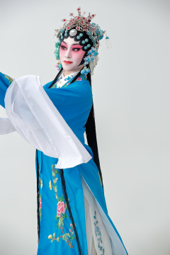国粹戏曲京剧昆曲青衣旦角形象的女性演员